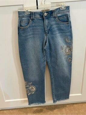 Democracy Women’s Light Blue Straight Leg Embroidered Denim Jeans